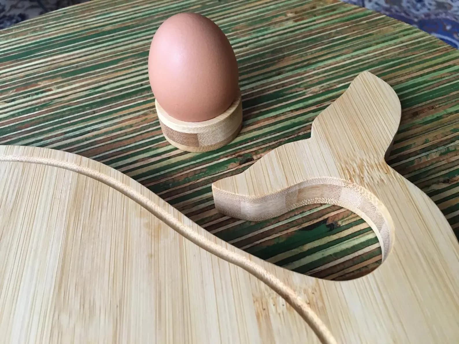 Brett-Wal mit Frühstück